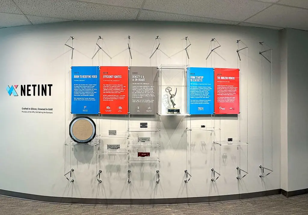 C1515 — Info Poster Cable-hang Lobby Display on Curved Wall