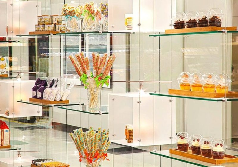 C5001 — Cable Suspended Product Showcase Display Systems