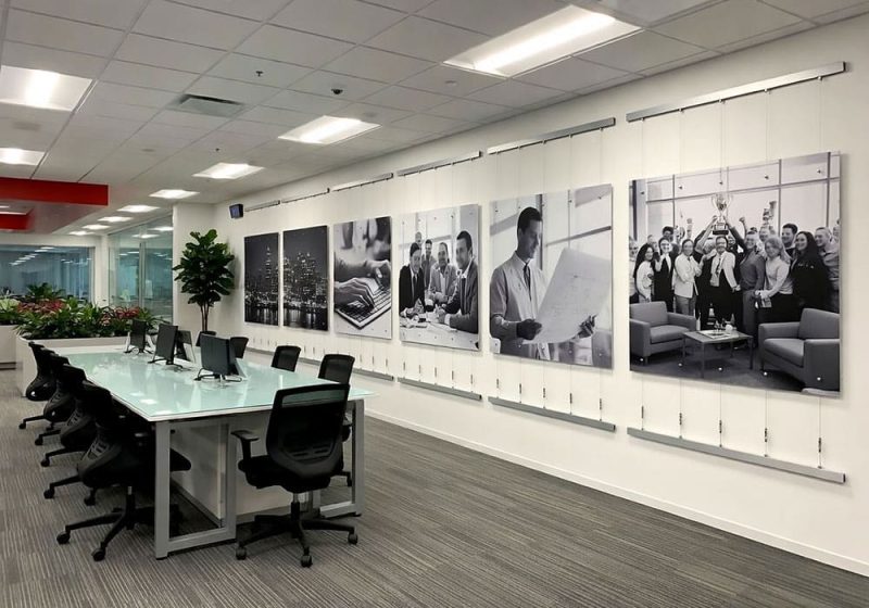 P2021 — Oversize Art-Photography Wall Display with Rail-Track Tension Cable Systems | Design Concept